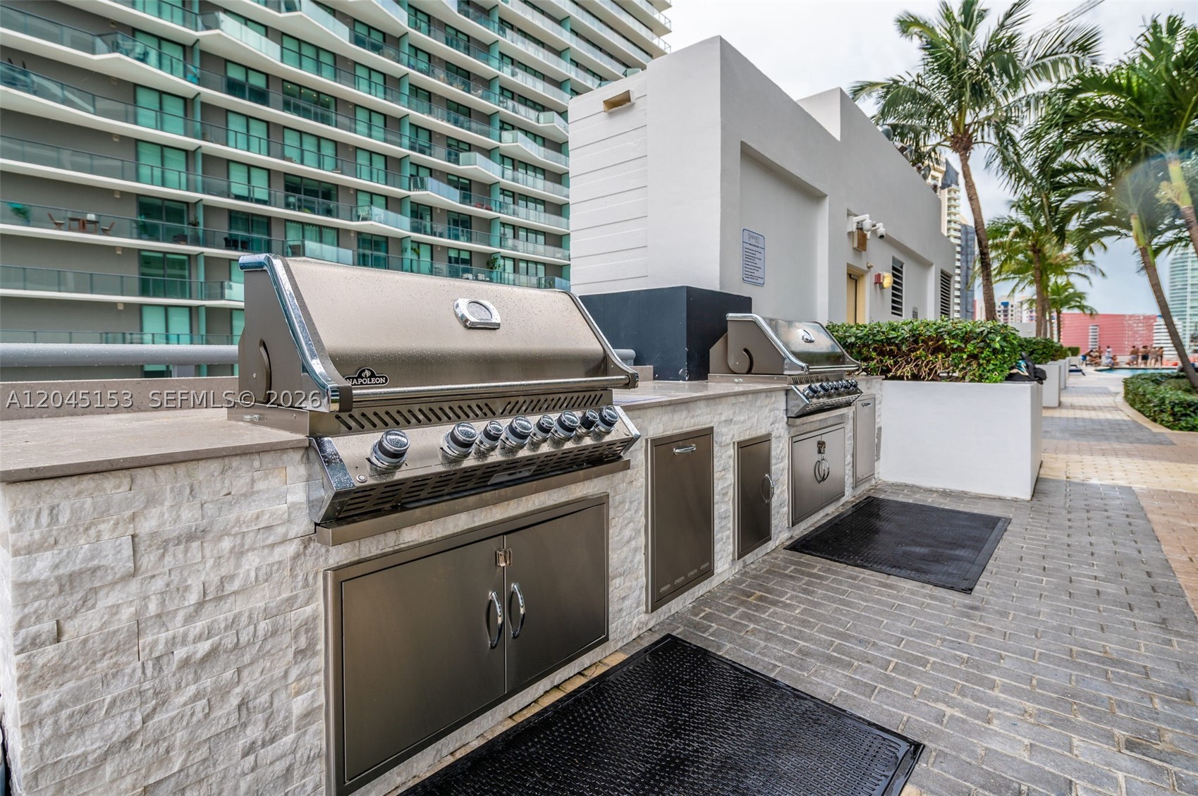 INFINITY AT BRICKELL COND - Residential