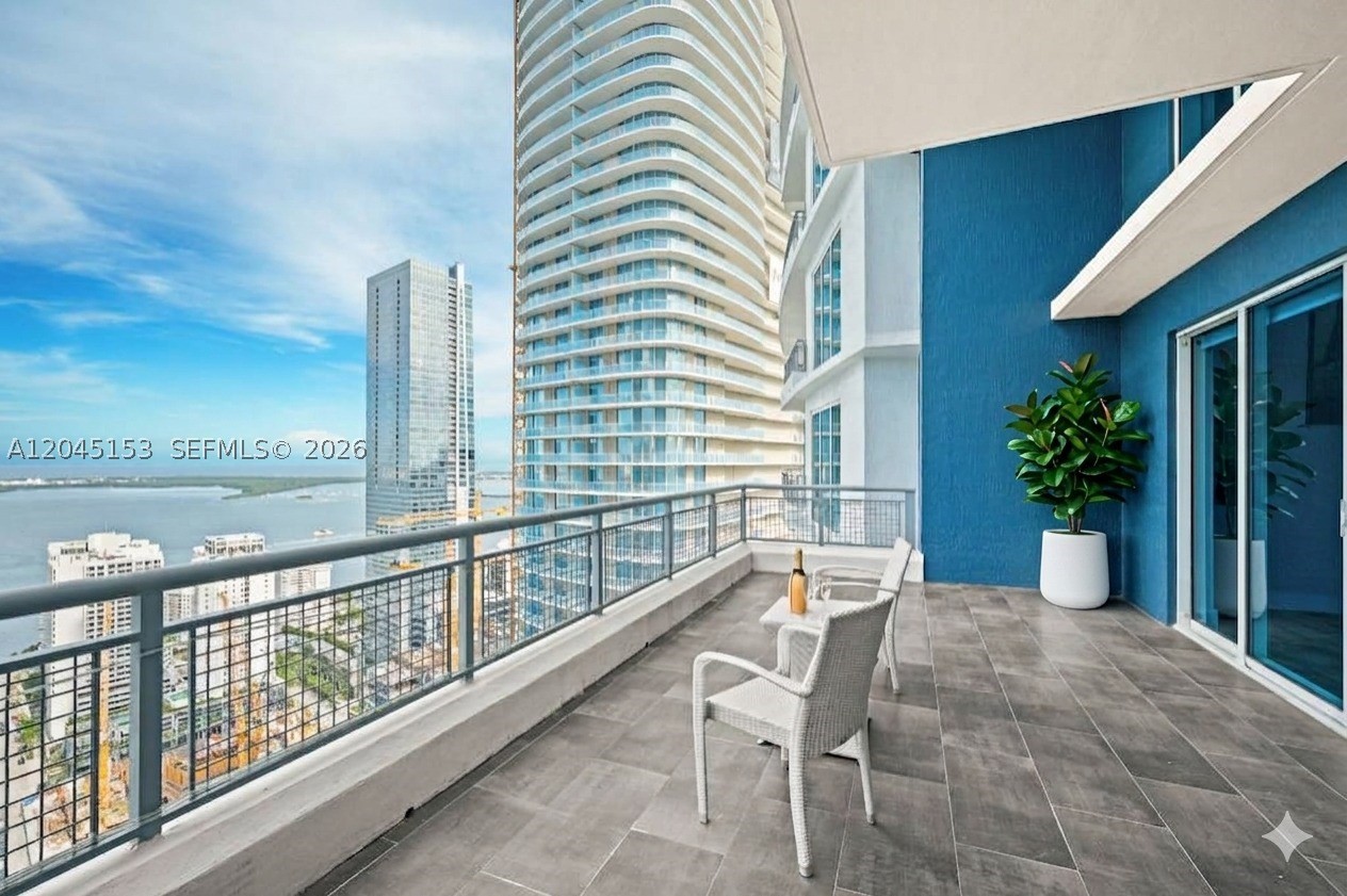 INFINITY AT BRICKELL COND - Residential
