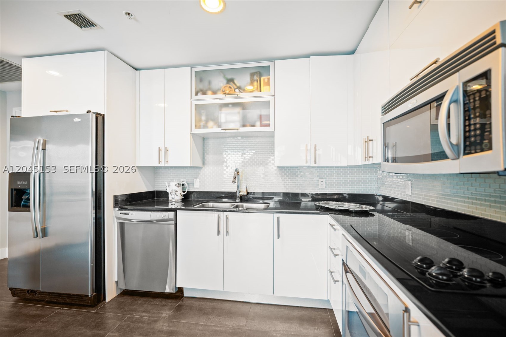 INFINITY AT BRICKELL COND - Residential