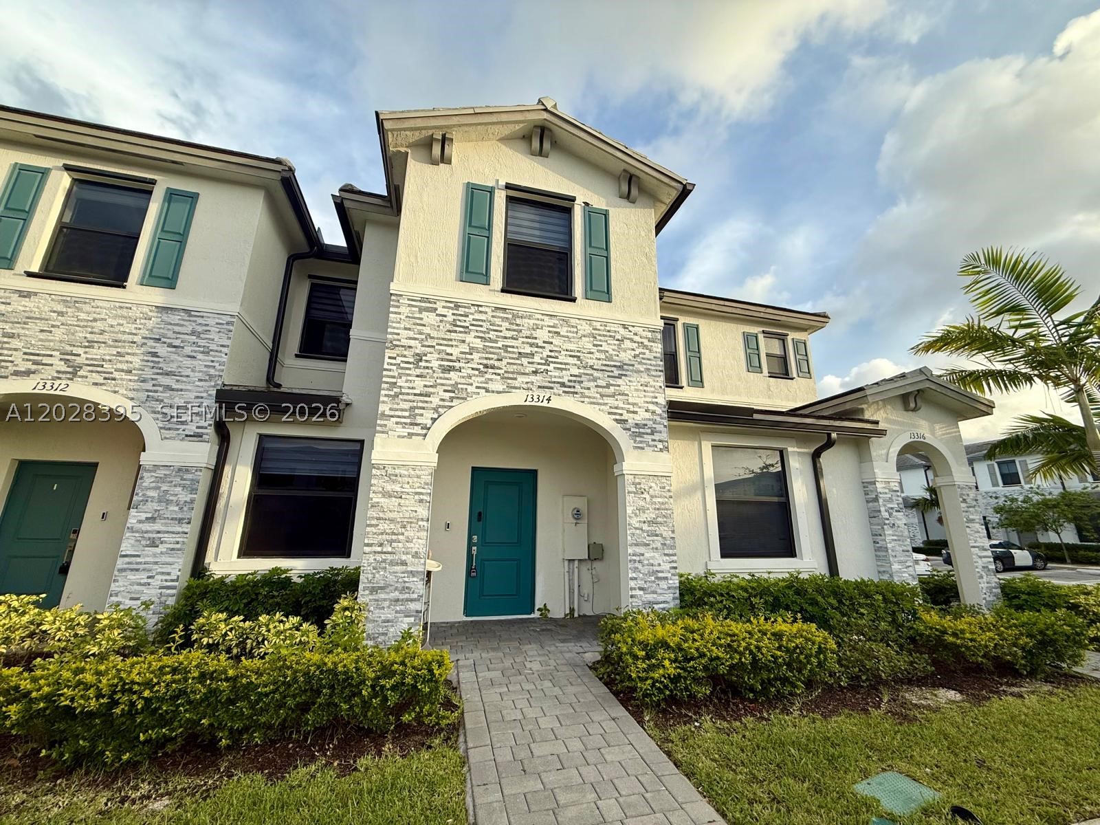 PINE VISTA - Residential Lease