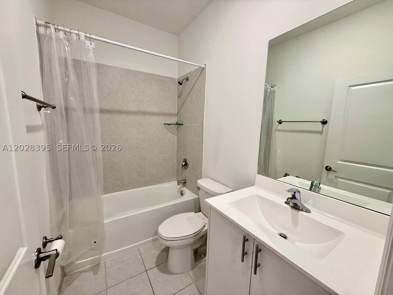 PINE VISTA - Residential Lease