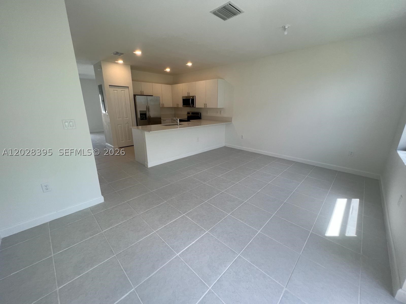 PINE VISTA - Residential Lease