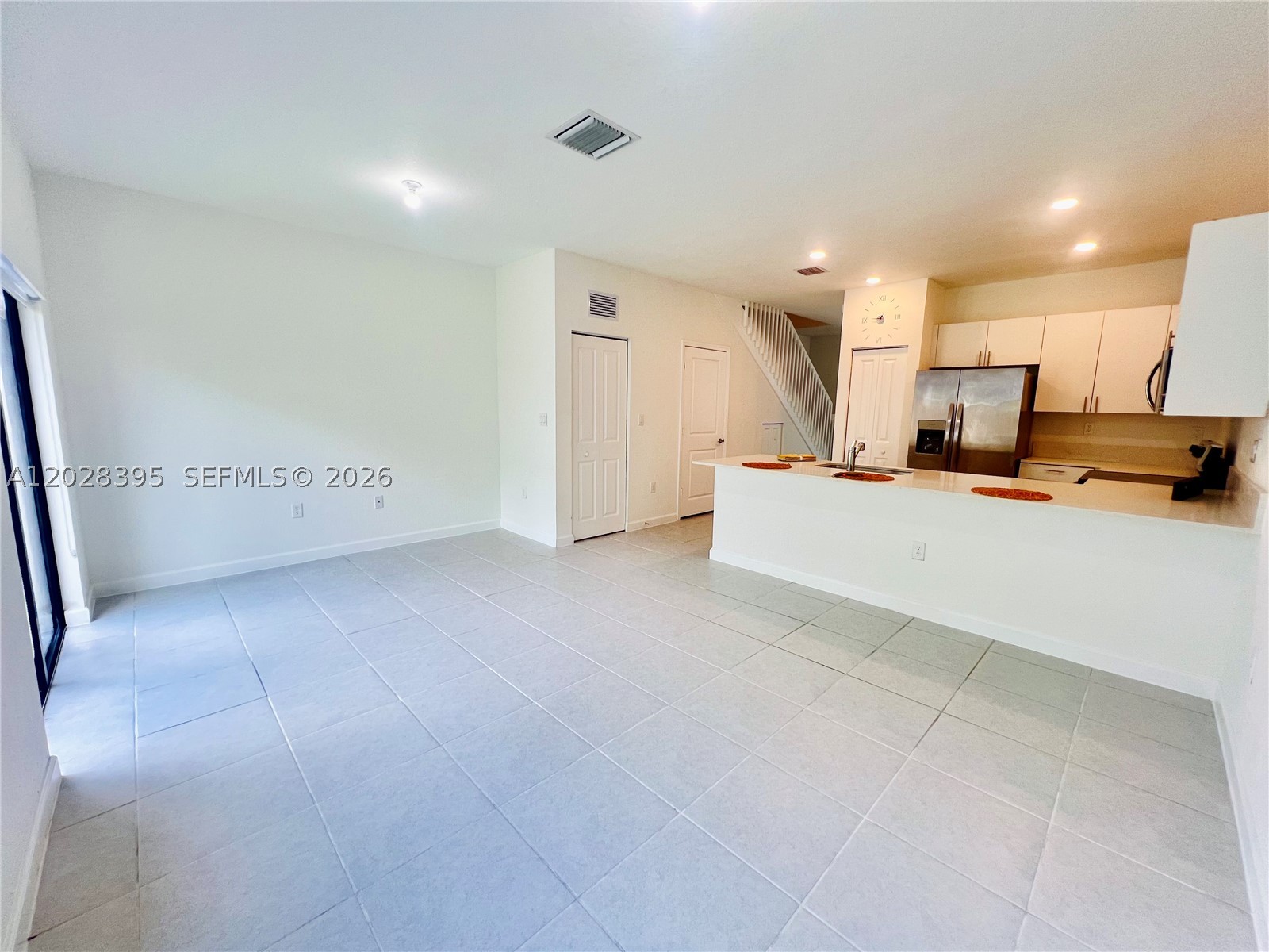 PINE VISTA - Residential Lease