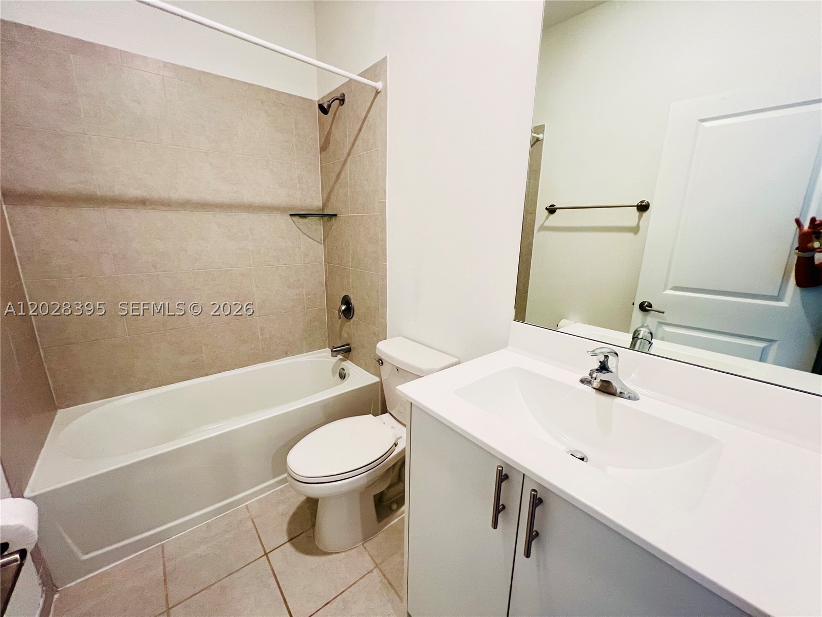 PINE VISTA - Residential Lease