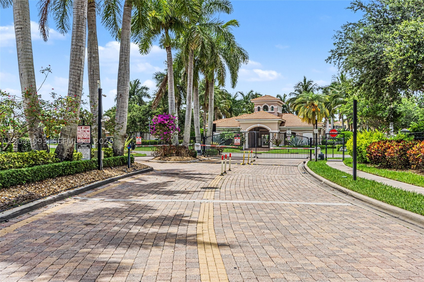 KNOLLWOOD PUD - Residential