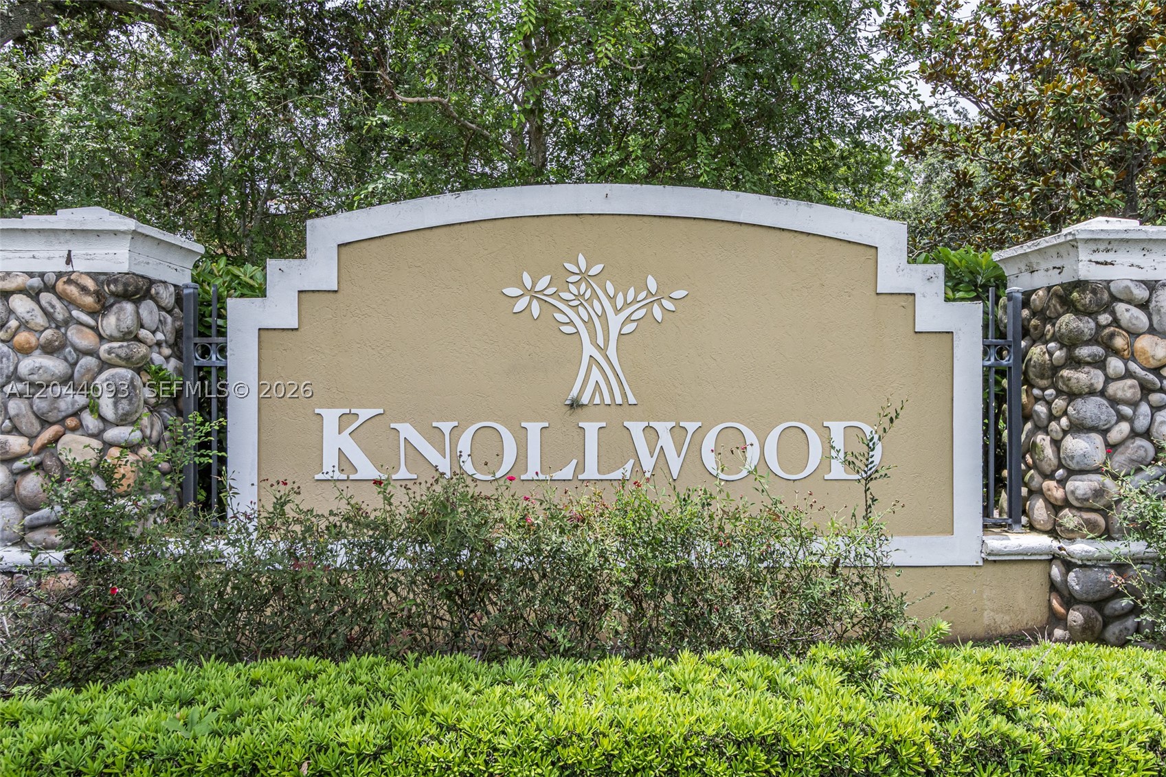 KNOLLWOOD PUD - Residential