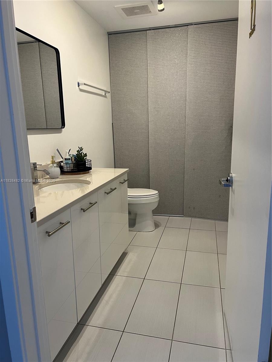 MIDBLOCK MIAMI CONDO - Residential