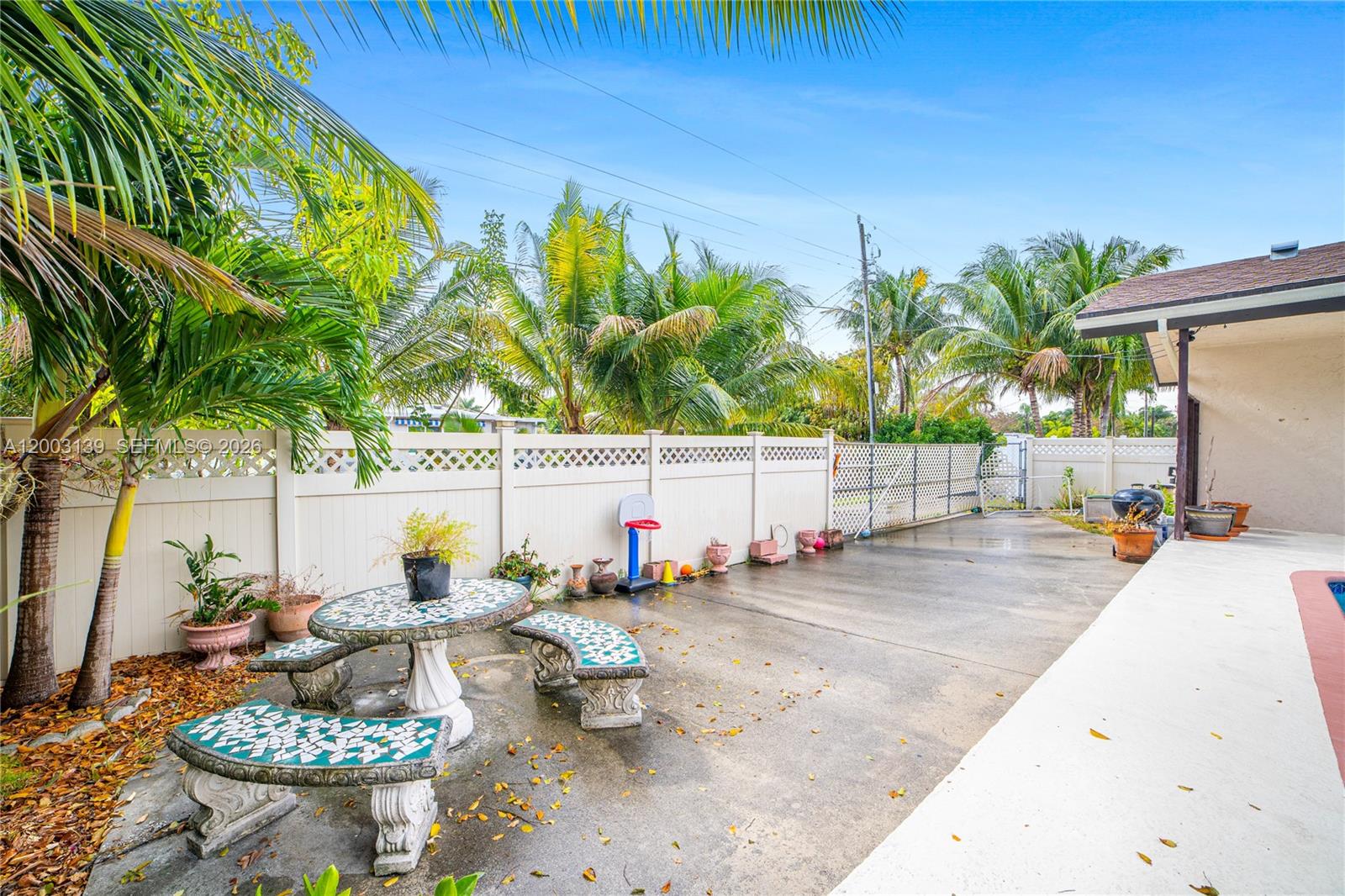 ROYAL PALM VISTA - Residential