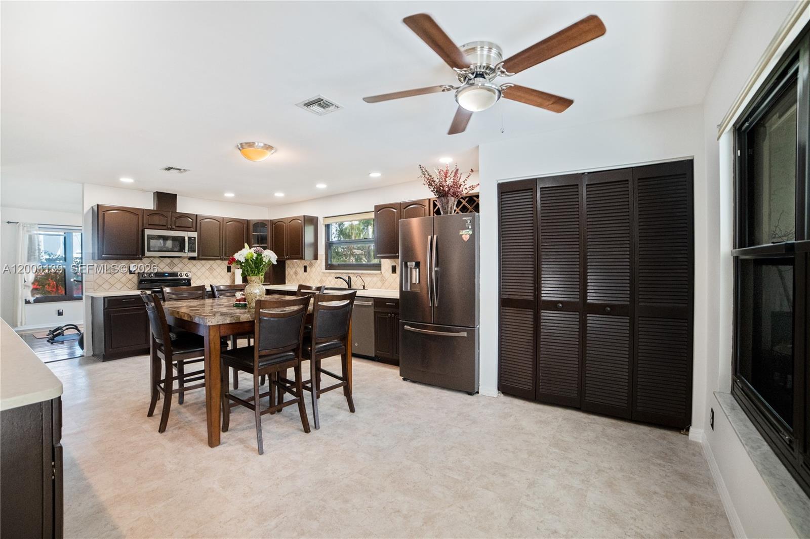 ROYAL PALM VISTA - Residential