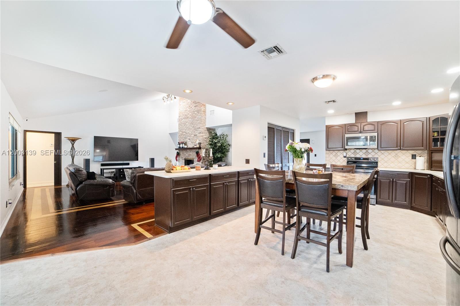 ROYAL PALM VISTA - Residential