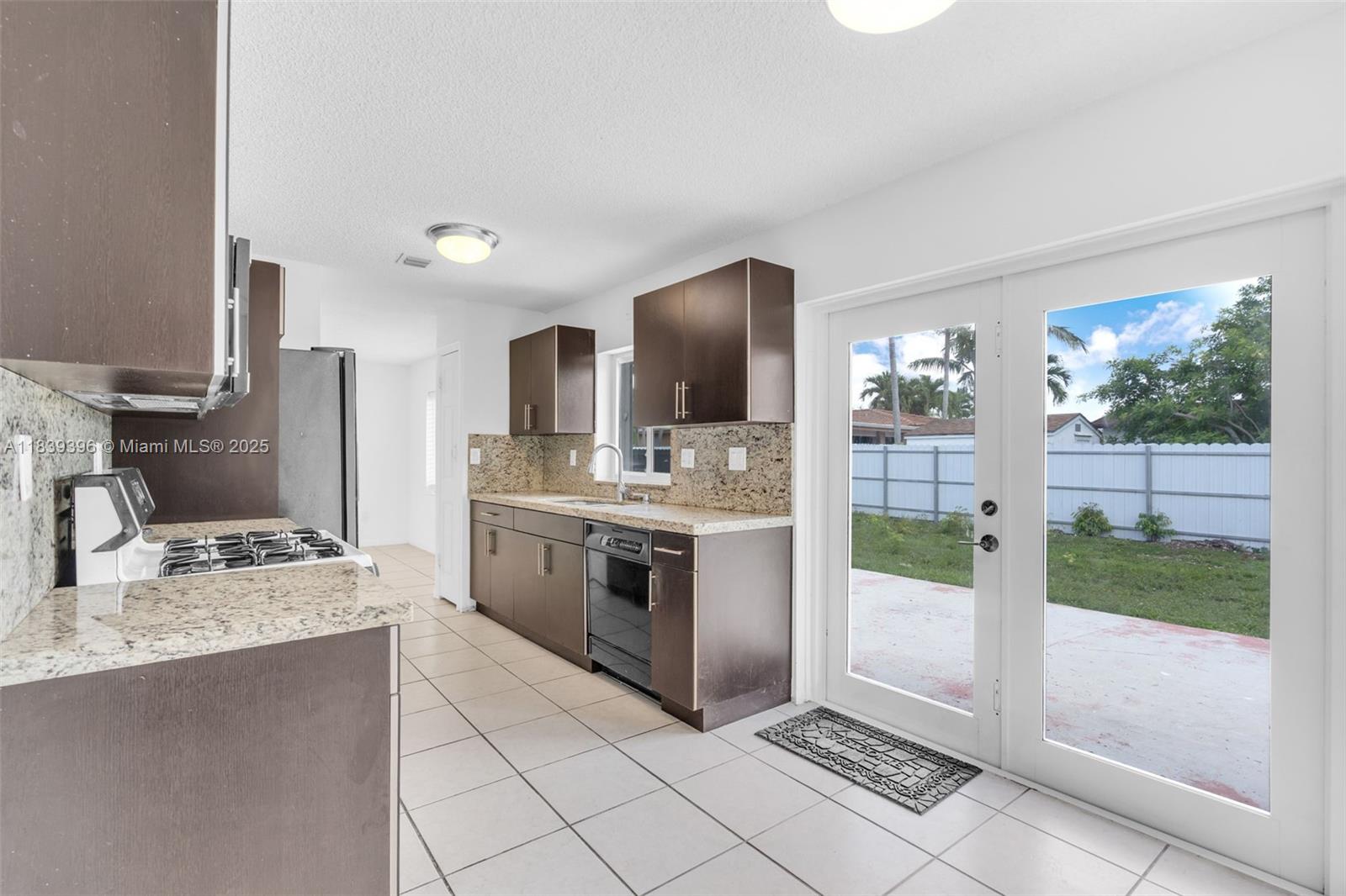 SUNSET WEST SEC 2 - Residential Lease