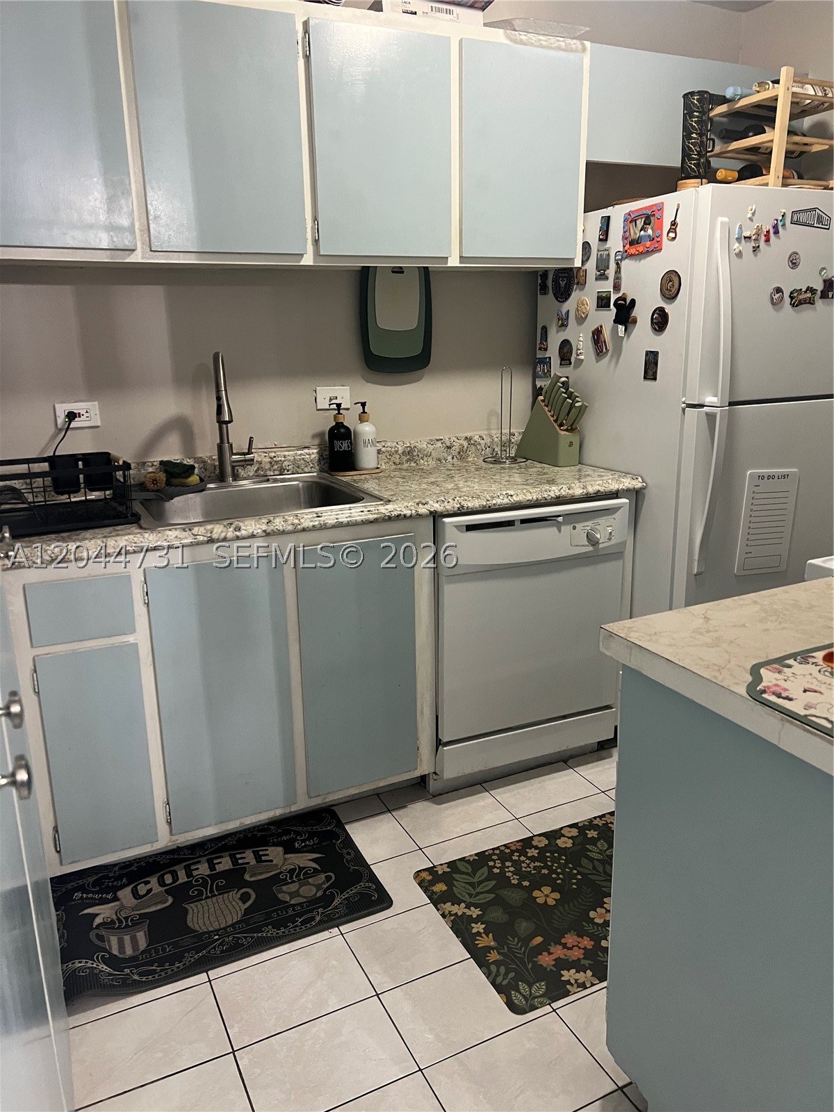 Renovated 2/2 unit with pool view, Spacious living /dinning area,  2 full bedroom with 2 full bath room. Close to Dadeland North  Metrorail station, Target, Zoned for Pinecrest Schools. in a secured, well-maintained building located at Pinecrest. Gas stove and hot water utilities covered by the maintenance.
