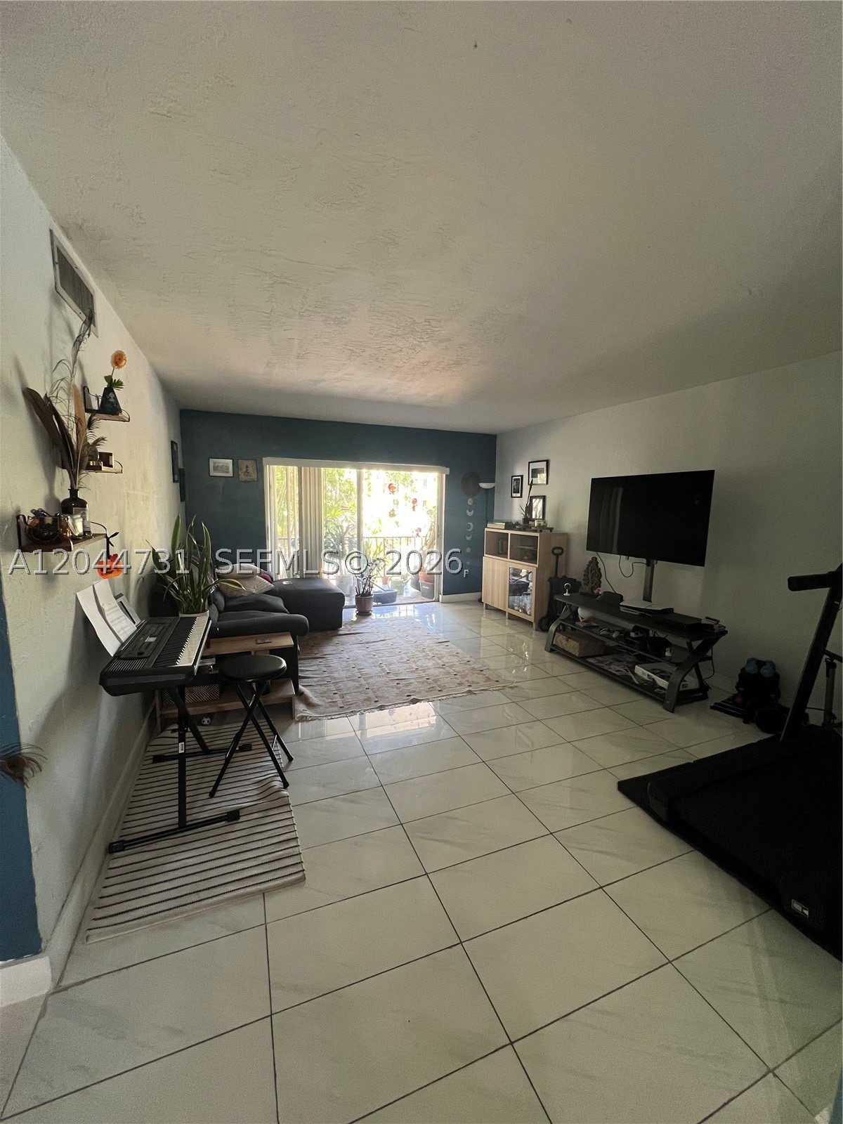 DADELAND GROVE CONDO - Residential Lease