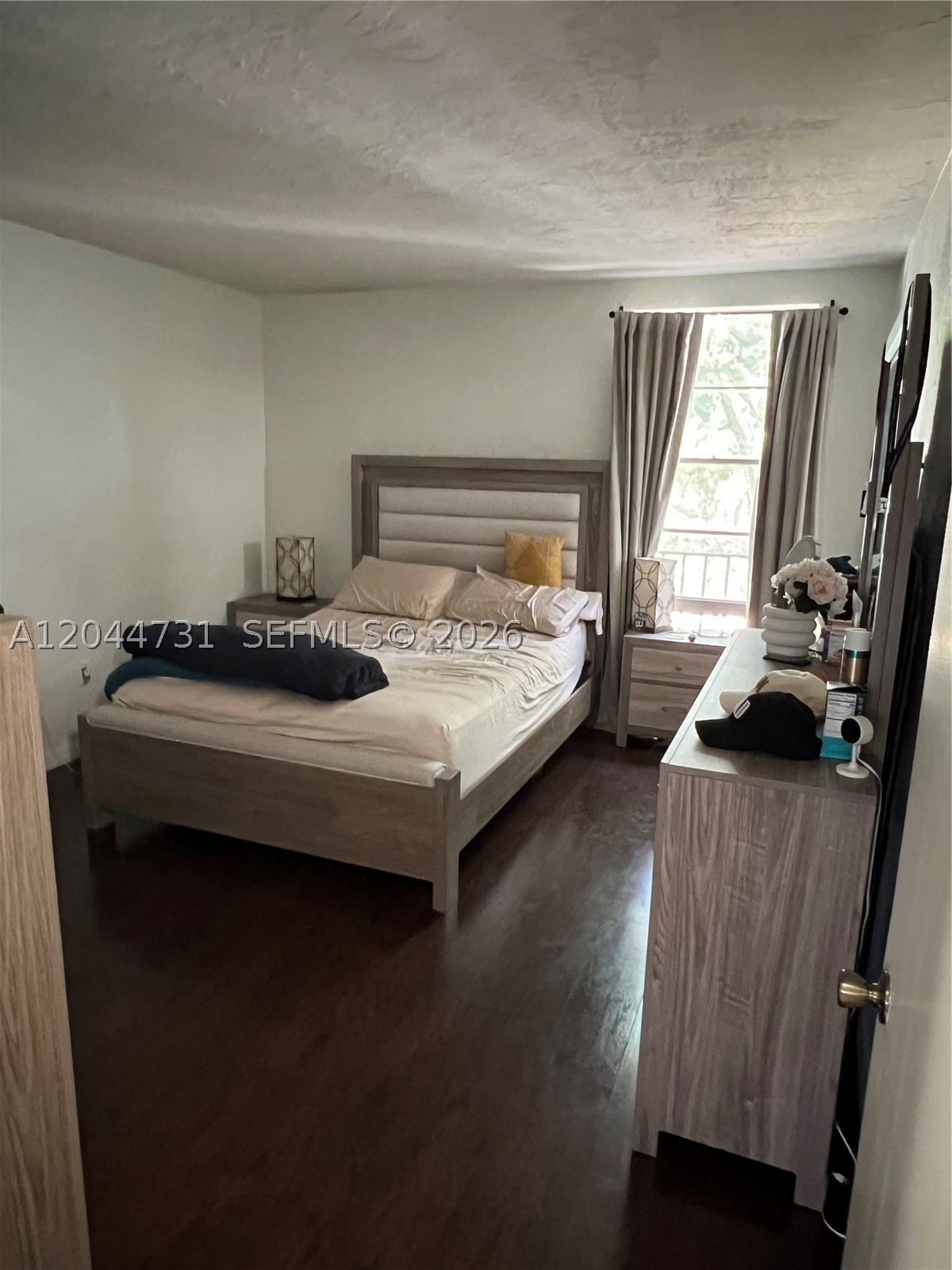 DADELAND GROVE CONDO - Residential Lease
