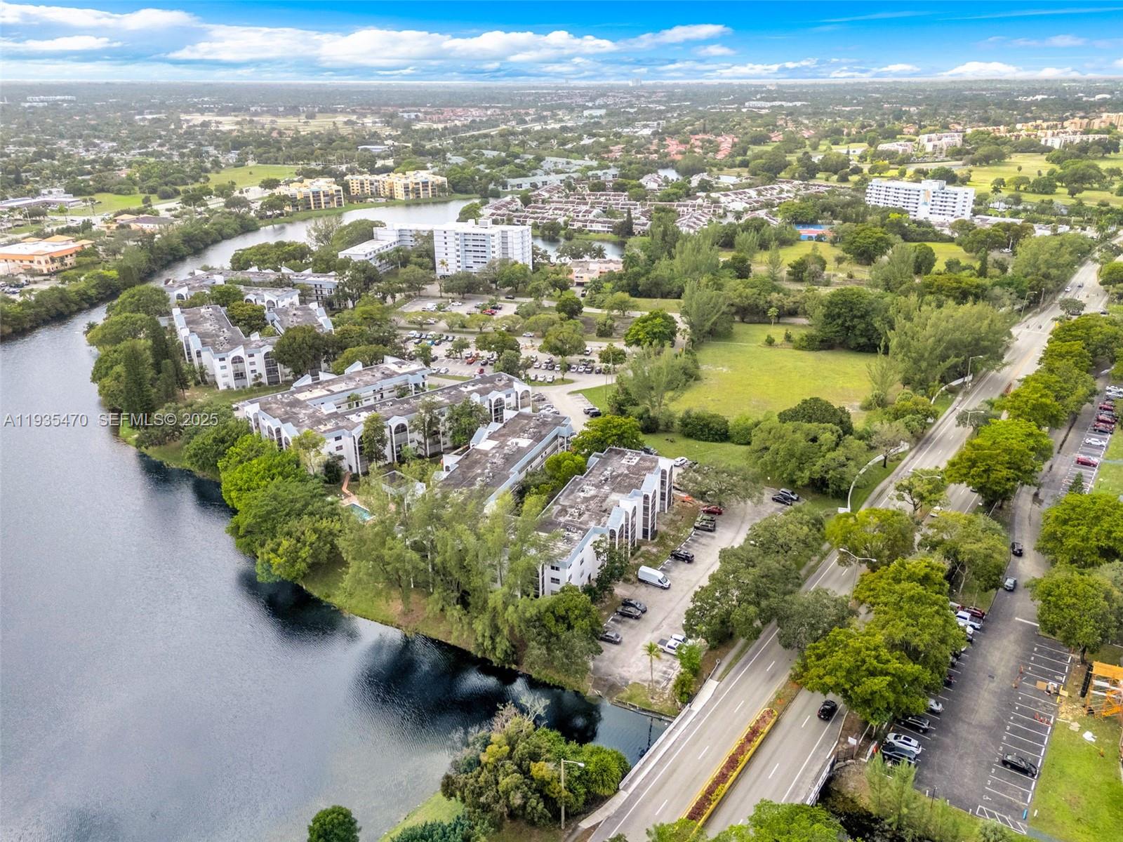 GARDEN LAKES OF INVERRARY - Residential