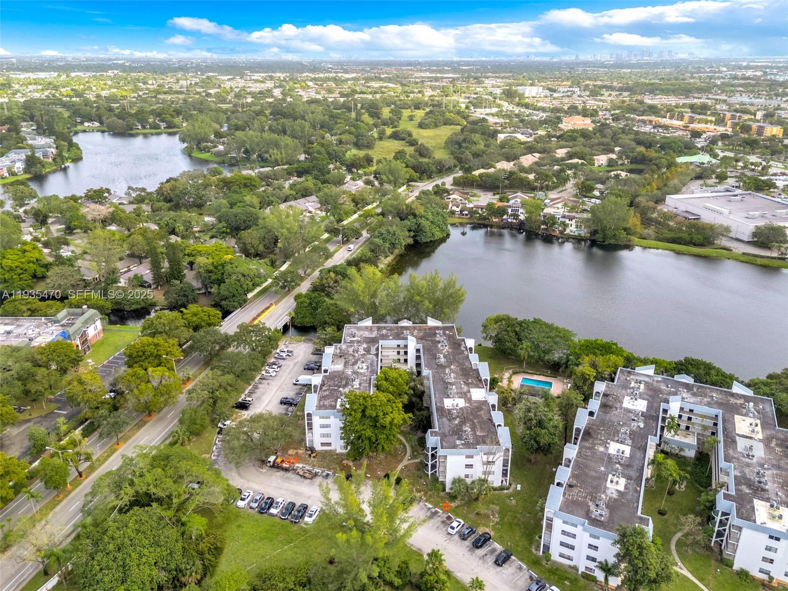 GARDEN LAKES OF INVERRARY - Residential