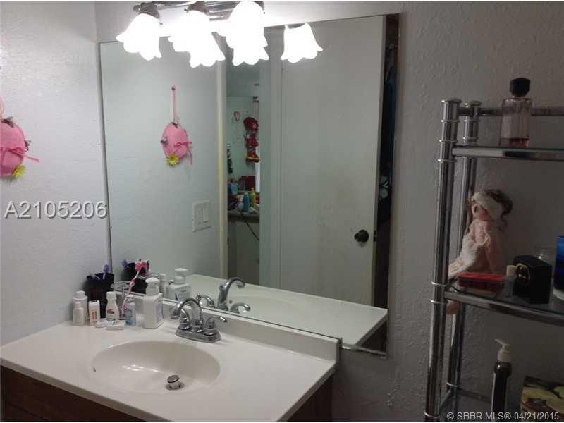 EVERGLADES SUGAR & LAND C - Residential Lease