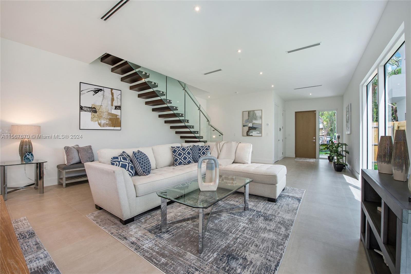 Pomelo Park C Condo - Residential
