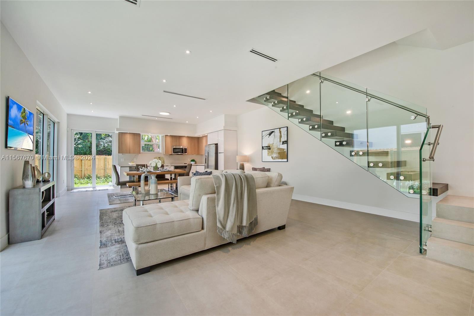 Pomelo Park C Condo - Residential