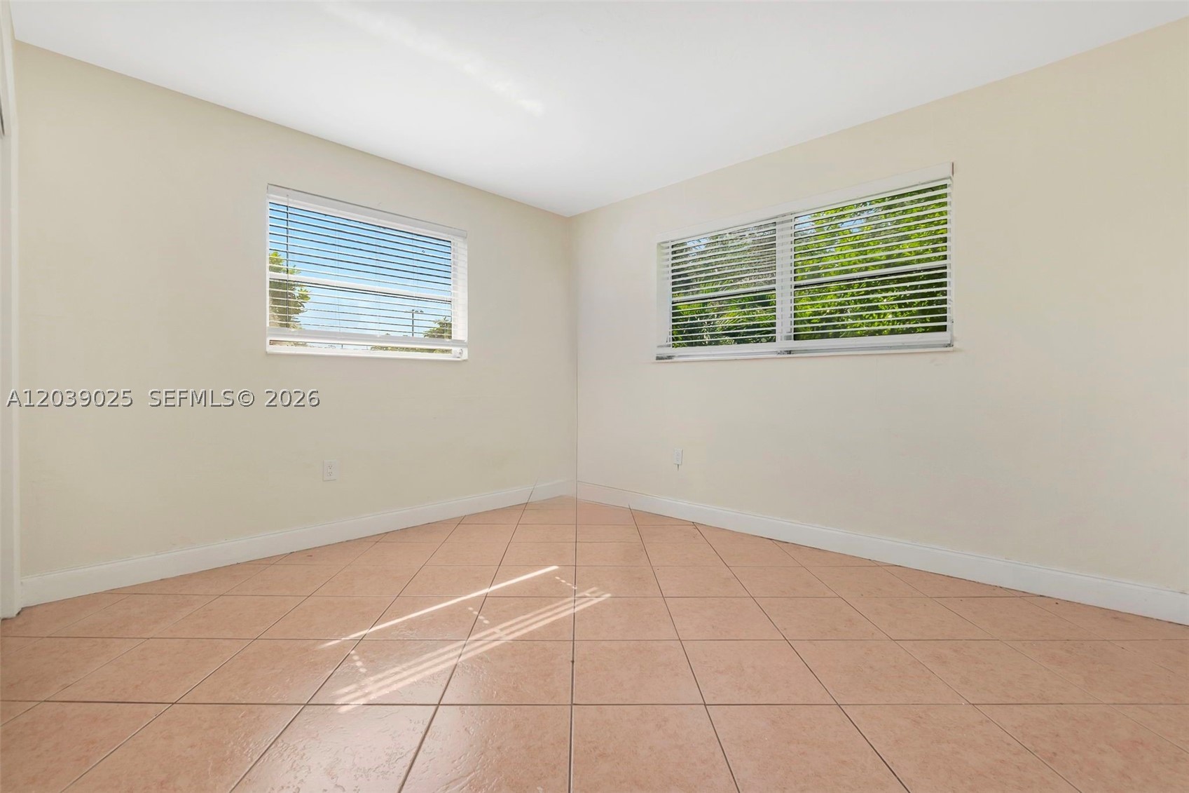 SUNRISE GOLF VILLAGE SEC - Residential Income