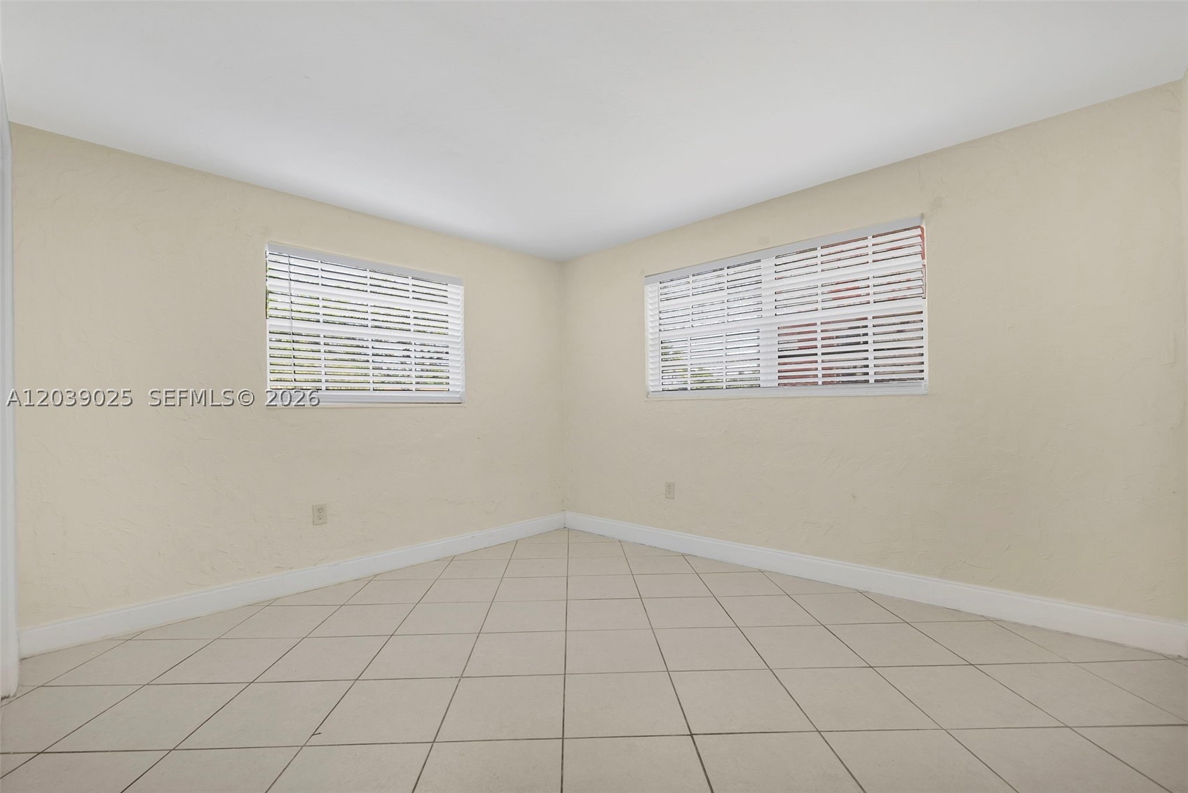 SUNRISE GOLF VILLAGE SEC - Residential Income