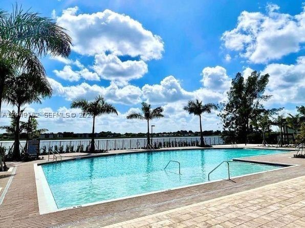 VIA VENTURA NEIGHBORHOOD - Residential Lease