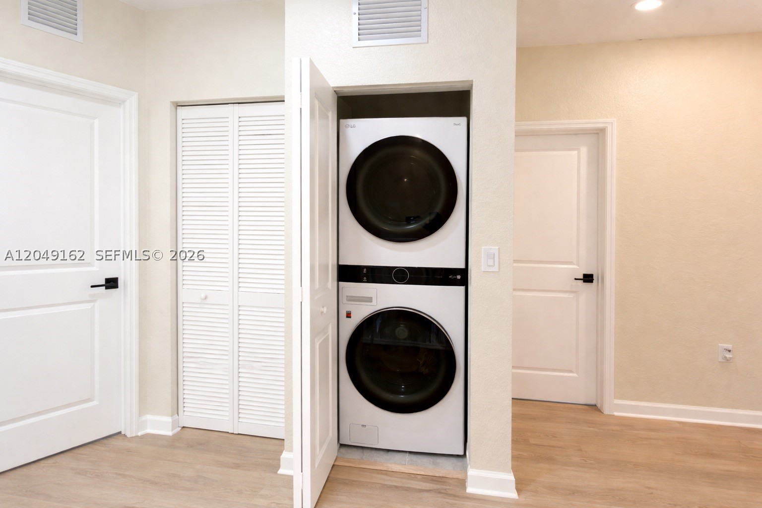VIA VENTURA NEIGHBORHOOD - Residential Lease