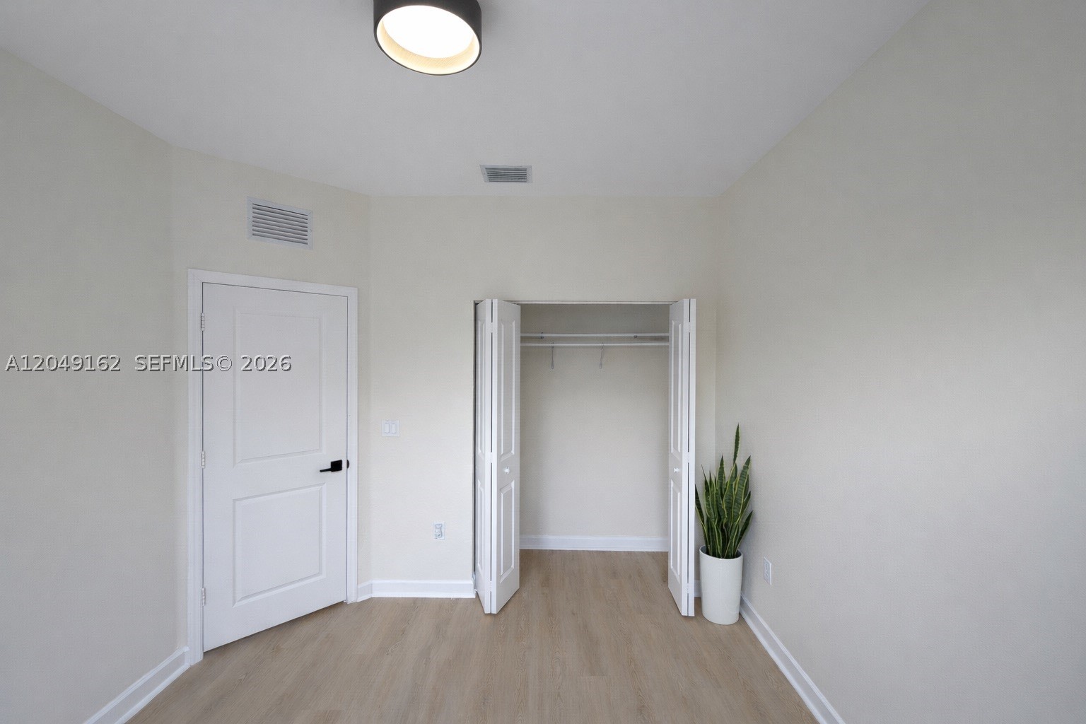 VIA VENTURA NEIGHBORHOOD - Residential Lease