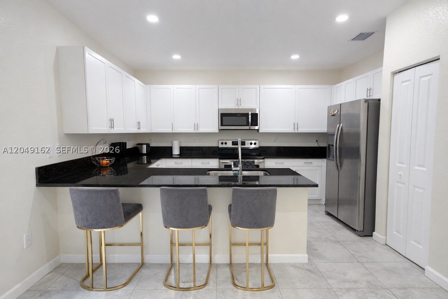 VIA VENTURA NEIGHBORHOOD - Residential Lease