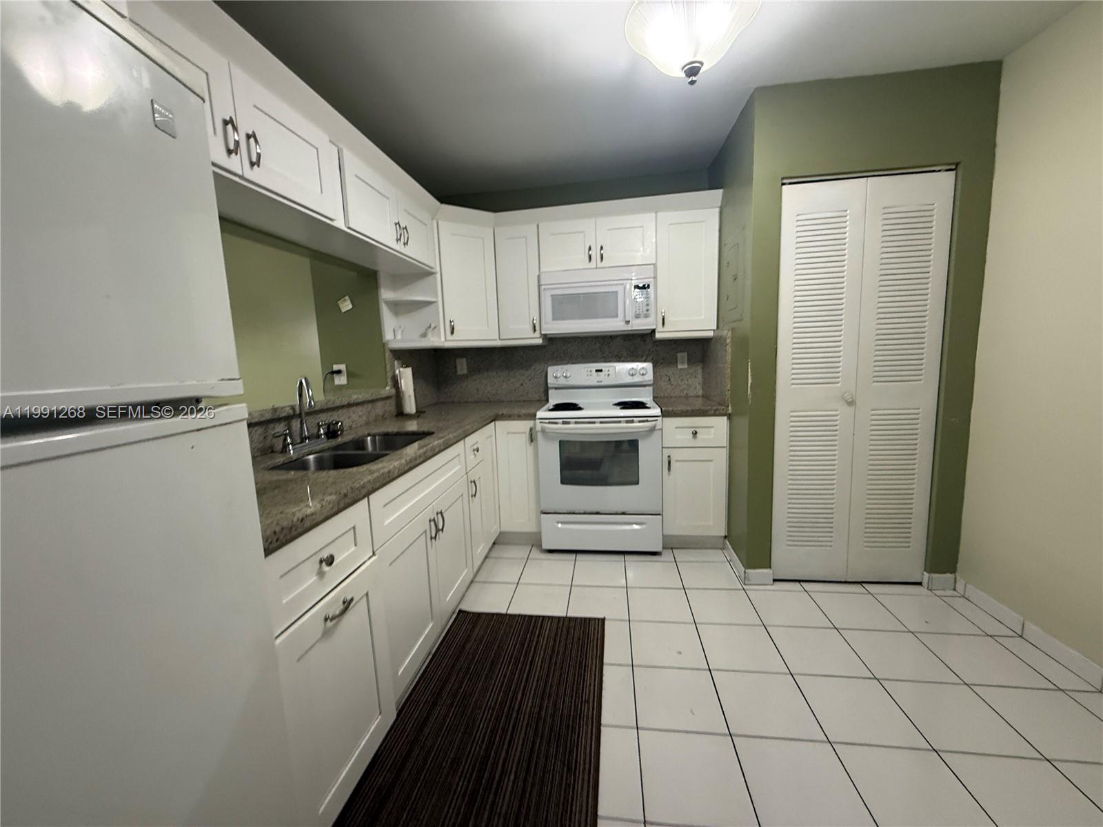 WESTLAND CONDO - Residential