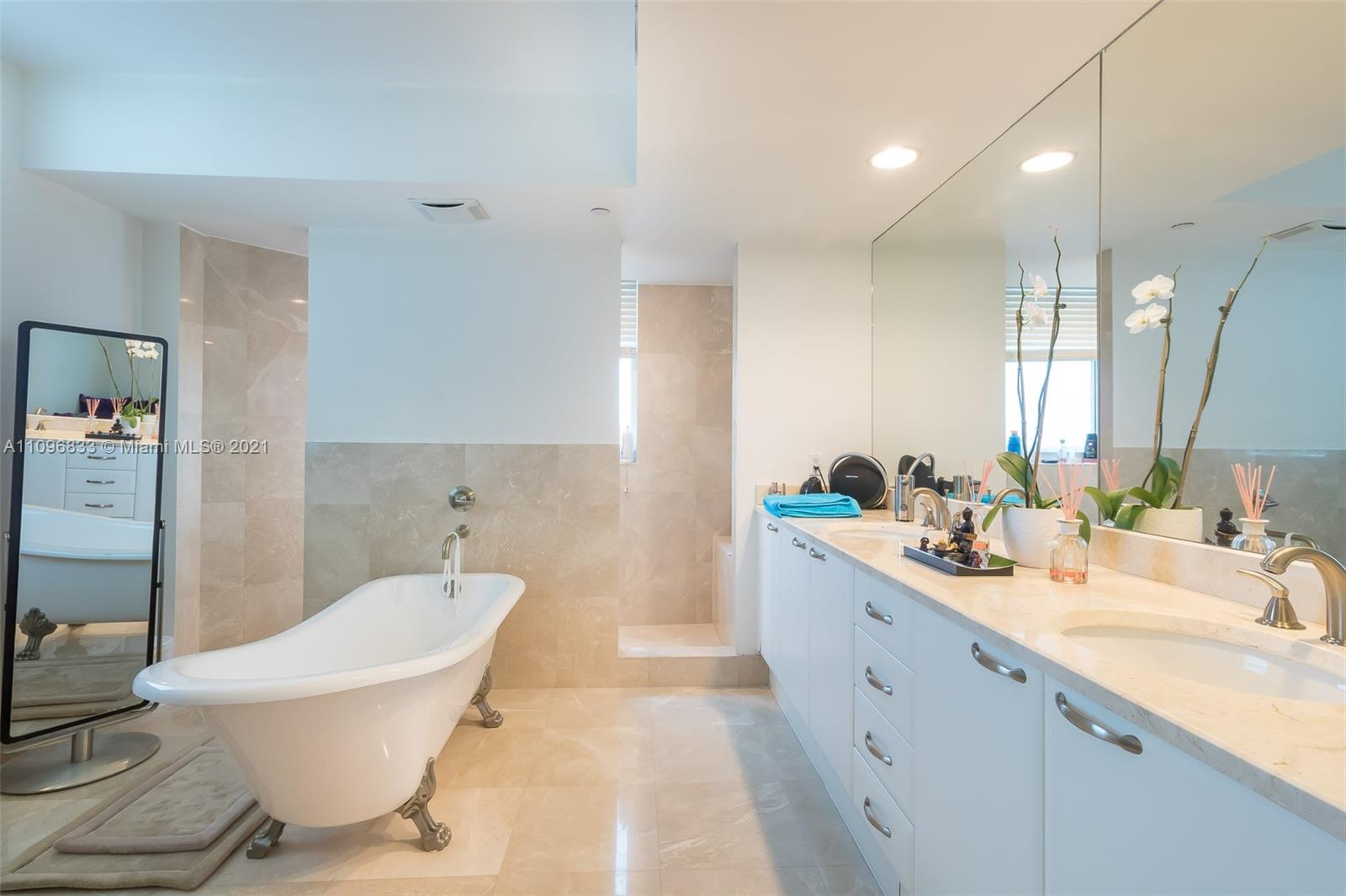 THE PENINSULA II CONDO - Residential