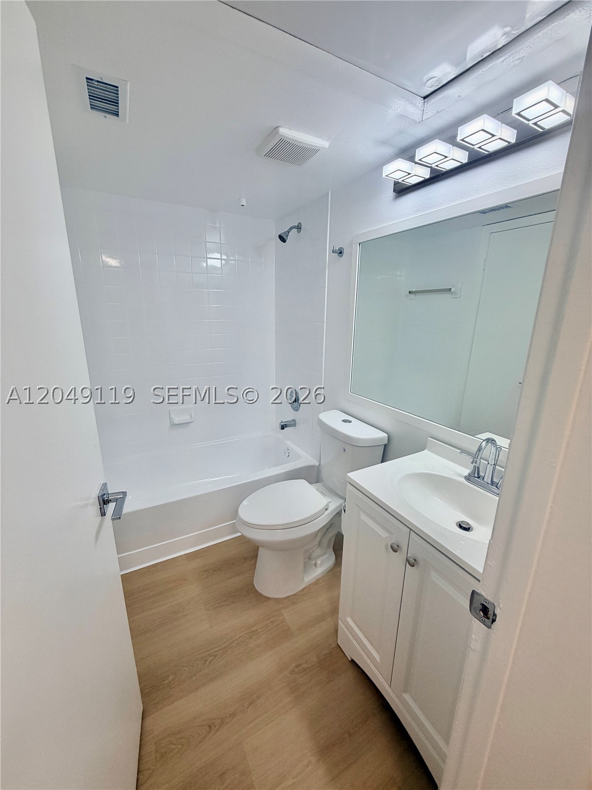 LAKEVIEW CLUB CONDO - Residential