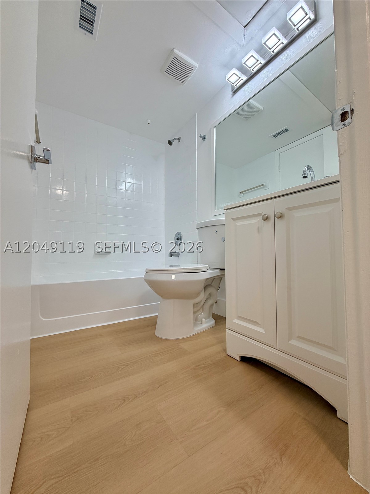LAKEVIEW CLUB CONDO - Residential