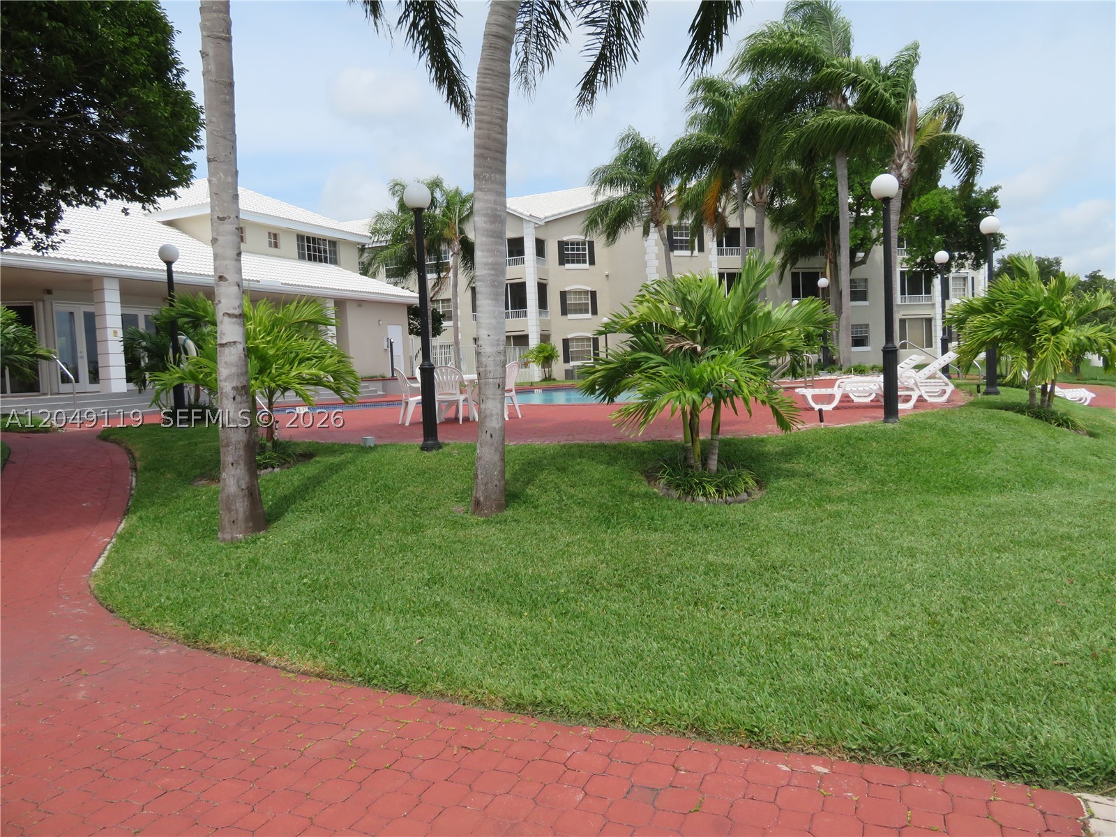 LAKEVIEW CLUB CONDO - Residential