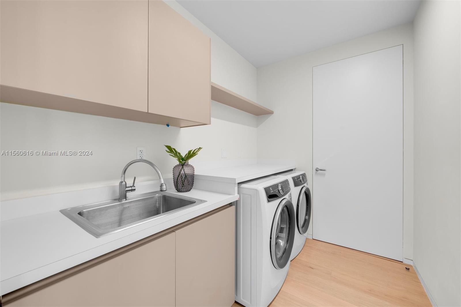 The Ritz Carlton Residence - Residential Lease