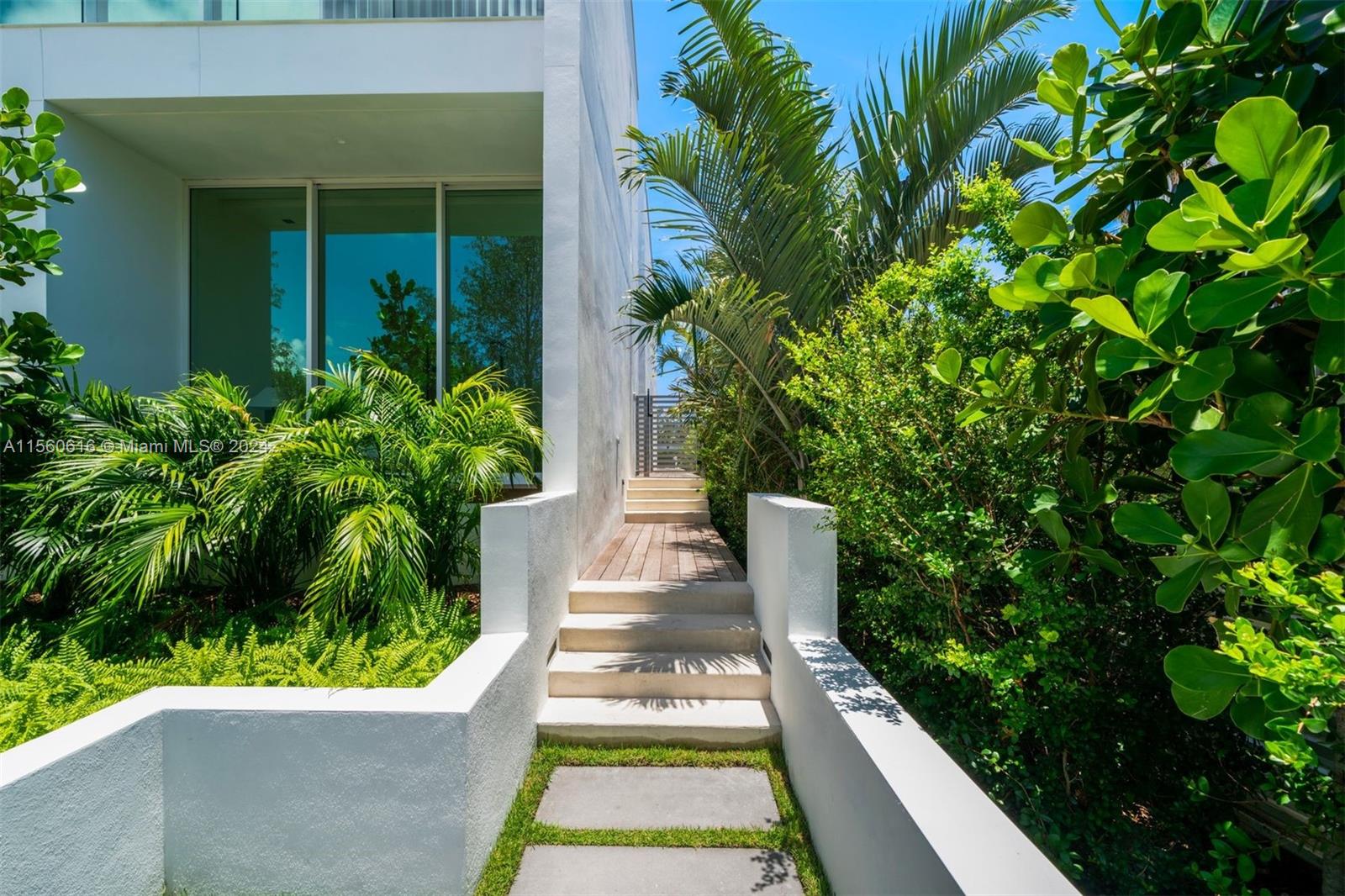 The Ritz Carlton Residence - Residential Lease