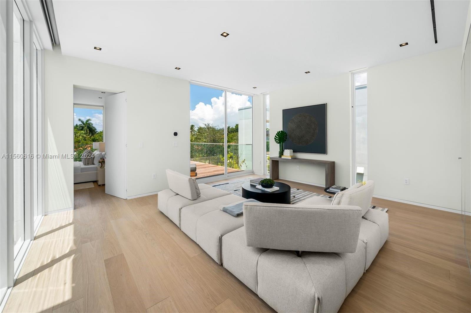 The Ritz Carlton Residence - Residential Lease