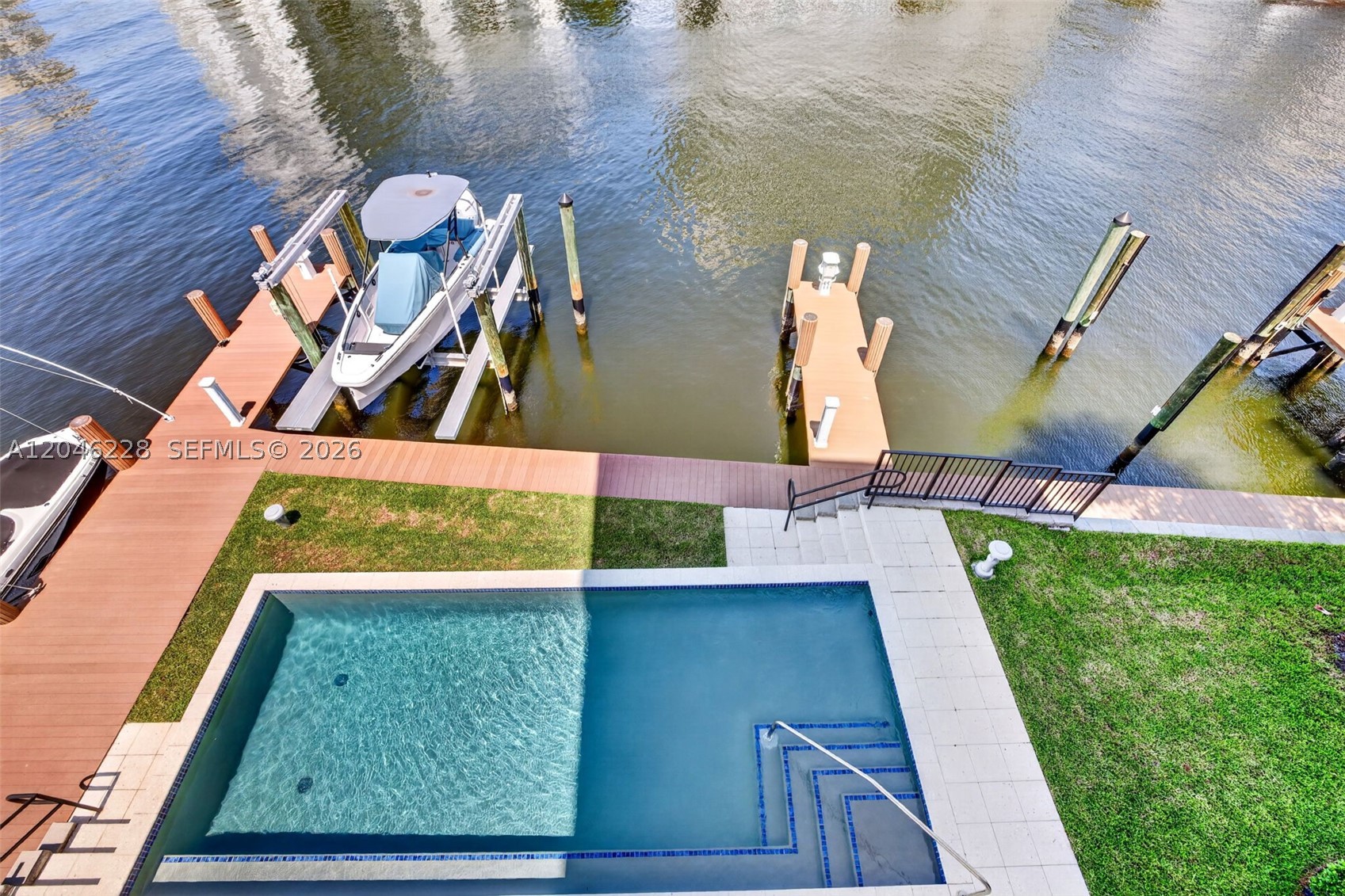 33 INTRACOASTAL CONDOMINI - Residential