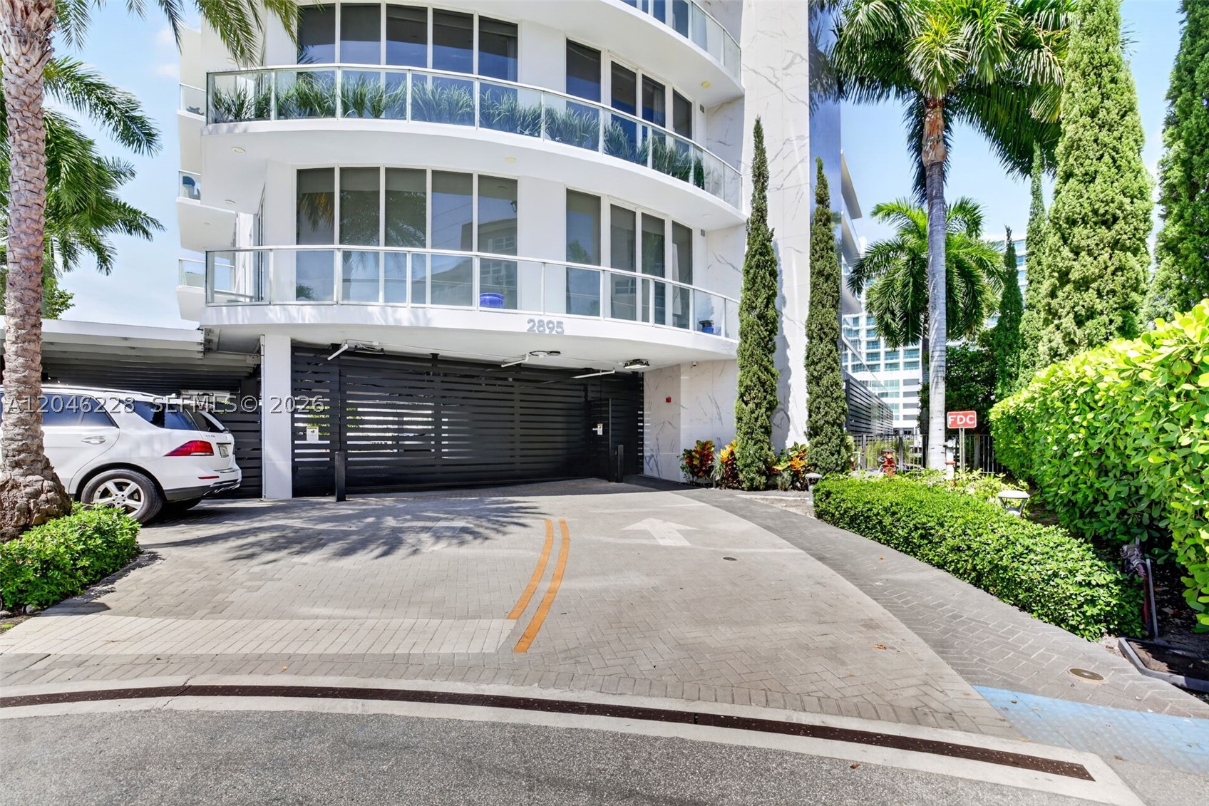 33 INTRACOASTAL CONDOMINI - Residential