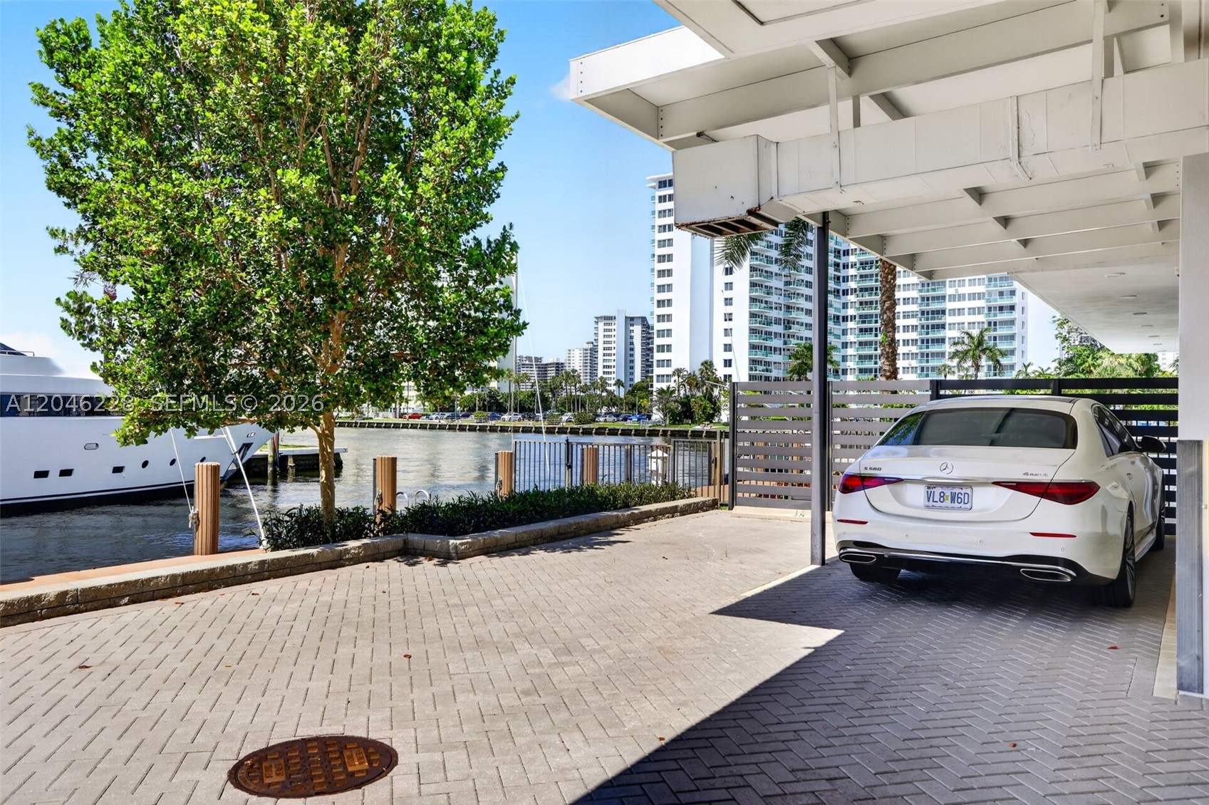 33 INTRACOASTAL CONDOMINI - Residential
