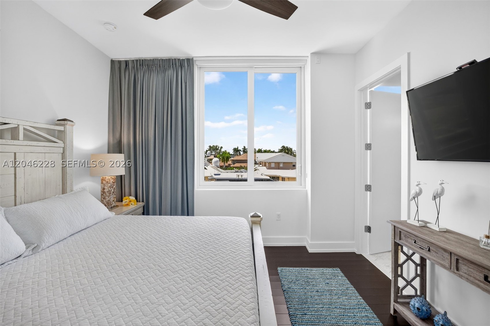 33 INTRACOASTAL CONDOMINI - Residential