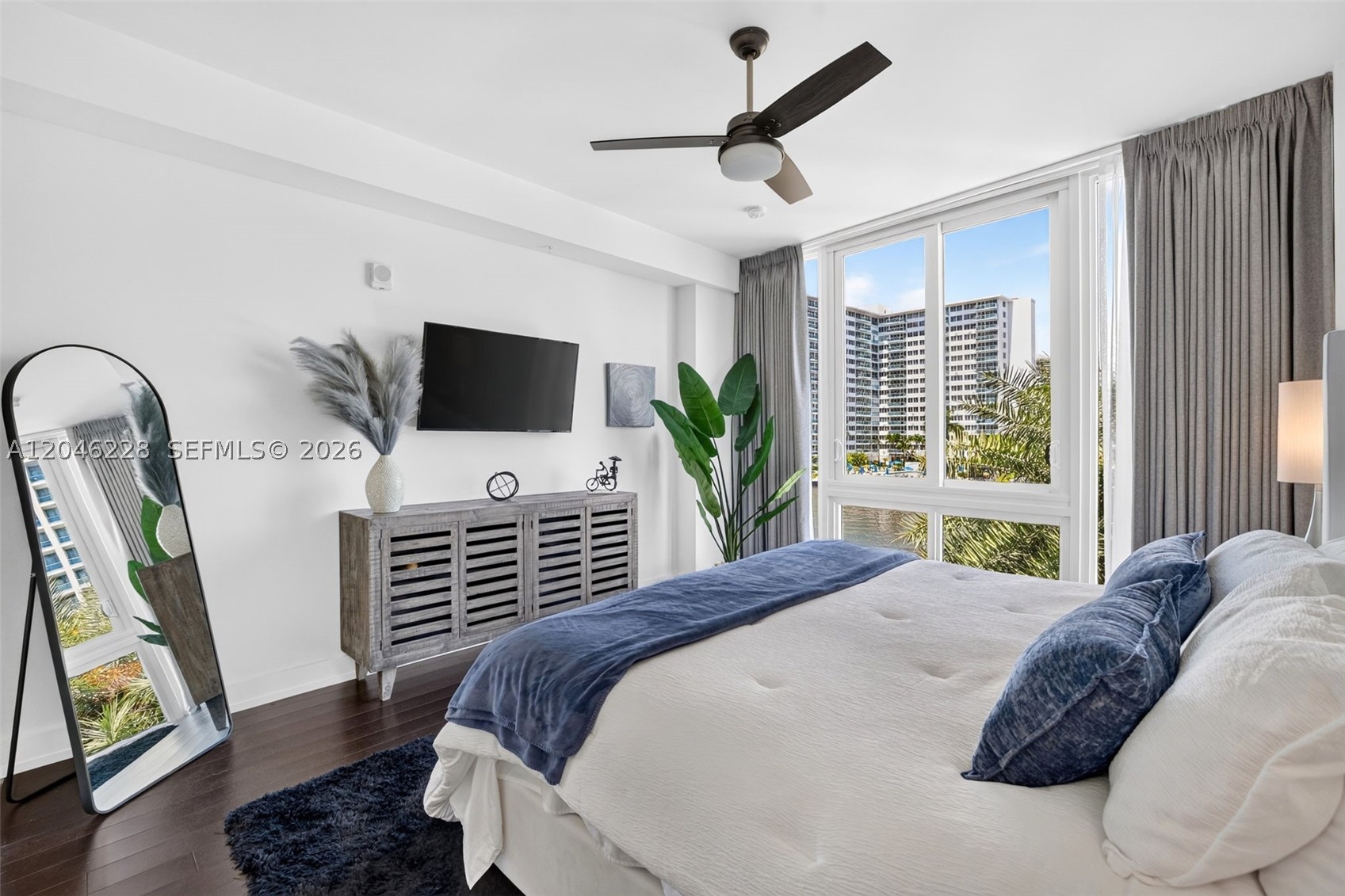 33 INTRACOASTAL CONDOMINI - Residential