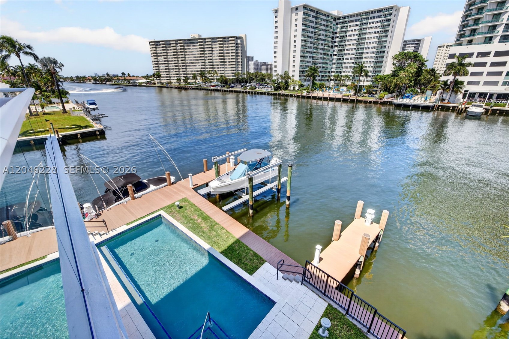 33 INTRACOASTAL CONDOMINI - Residential