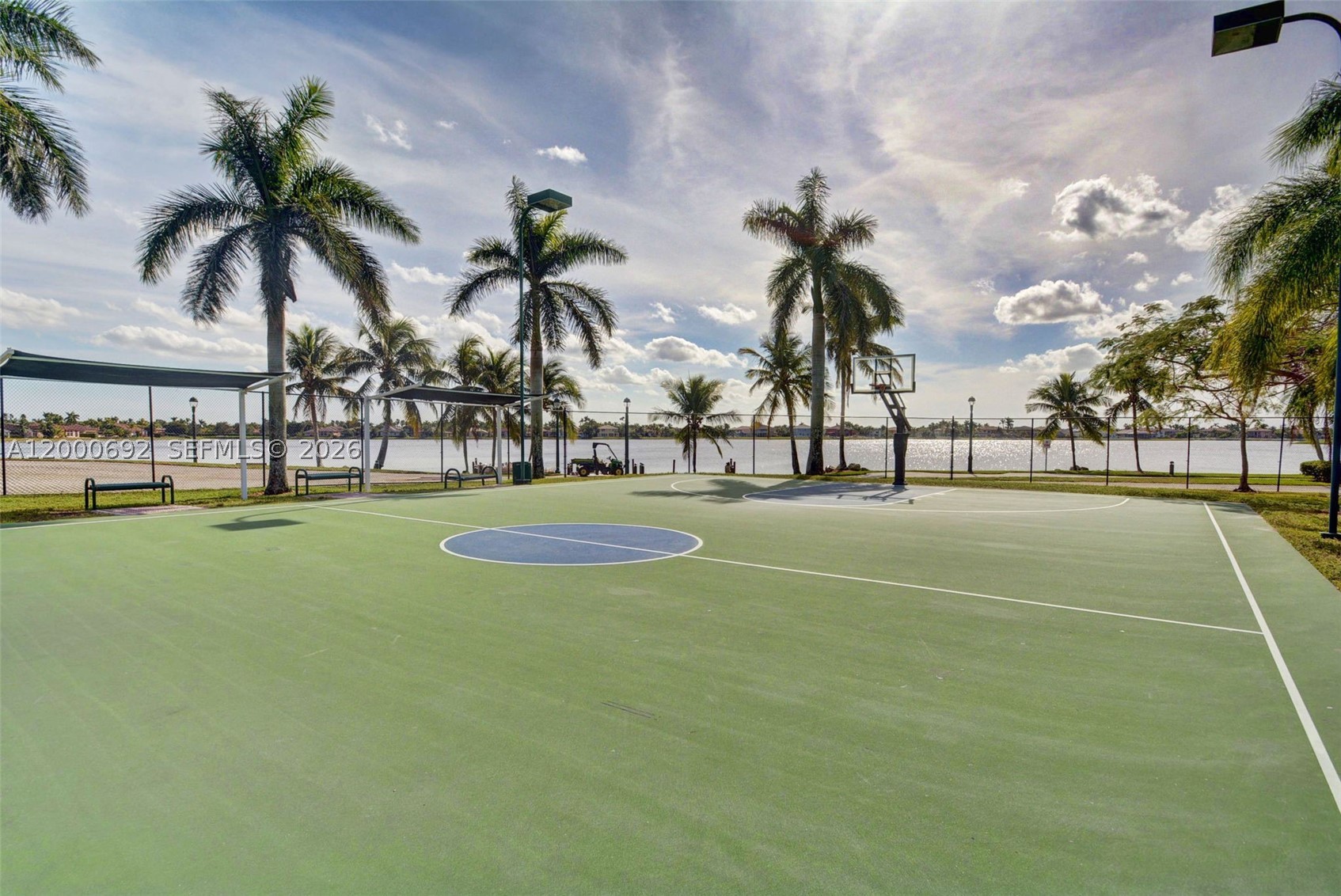 SUNSET LAKES - Residential