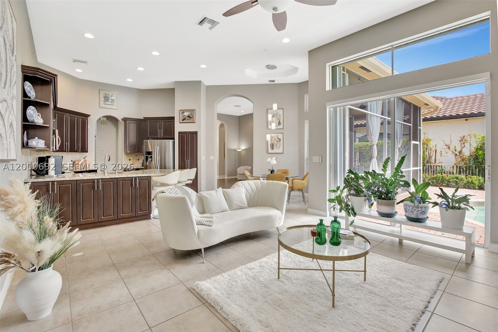 SUNSET LAKES - Residential