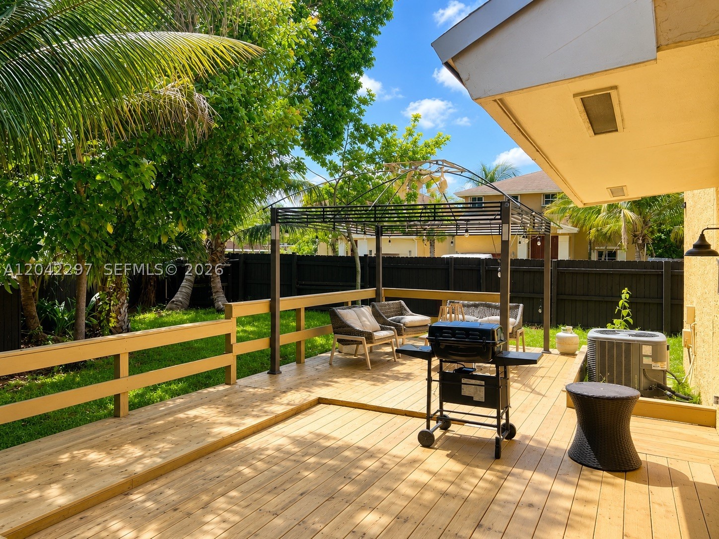 VILLAS AT WOODLAND GREENS - Residential