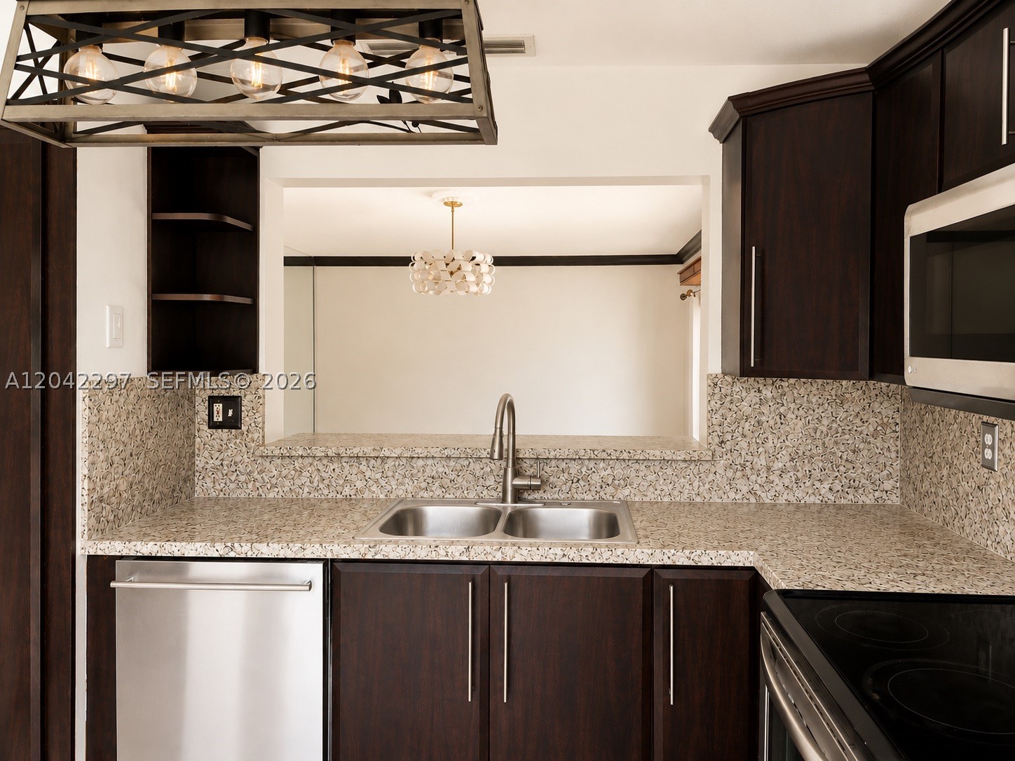 VILLAS AT WOODLAND GREENS - Residential