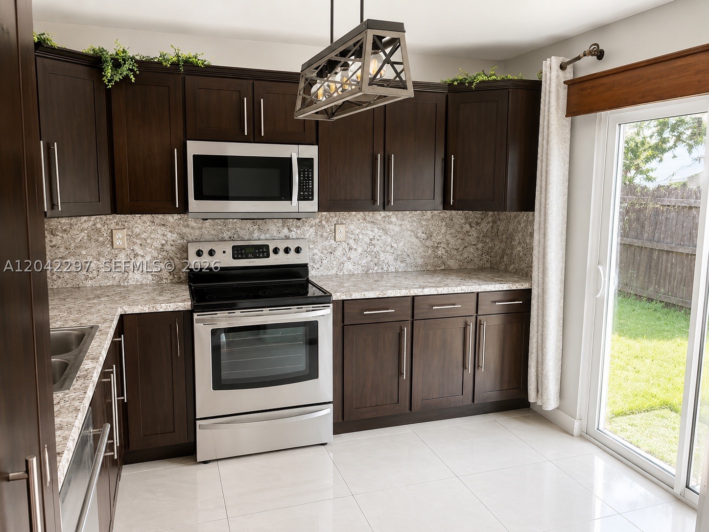 VILLAS AT WOODLAND GREENS - Residential