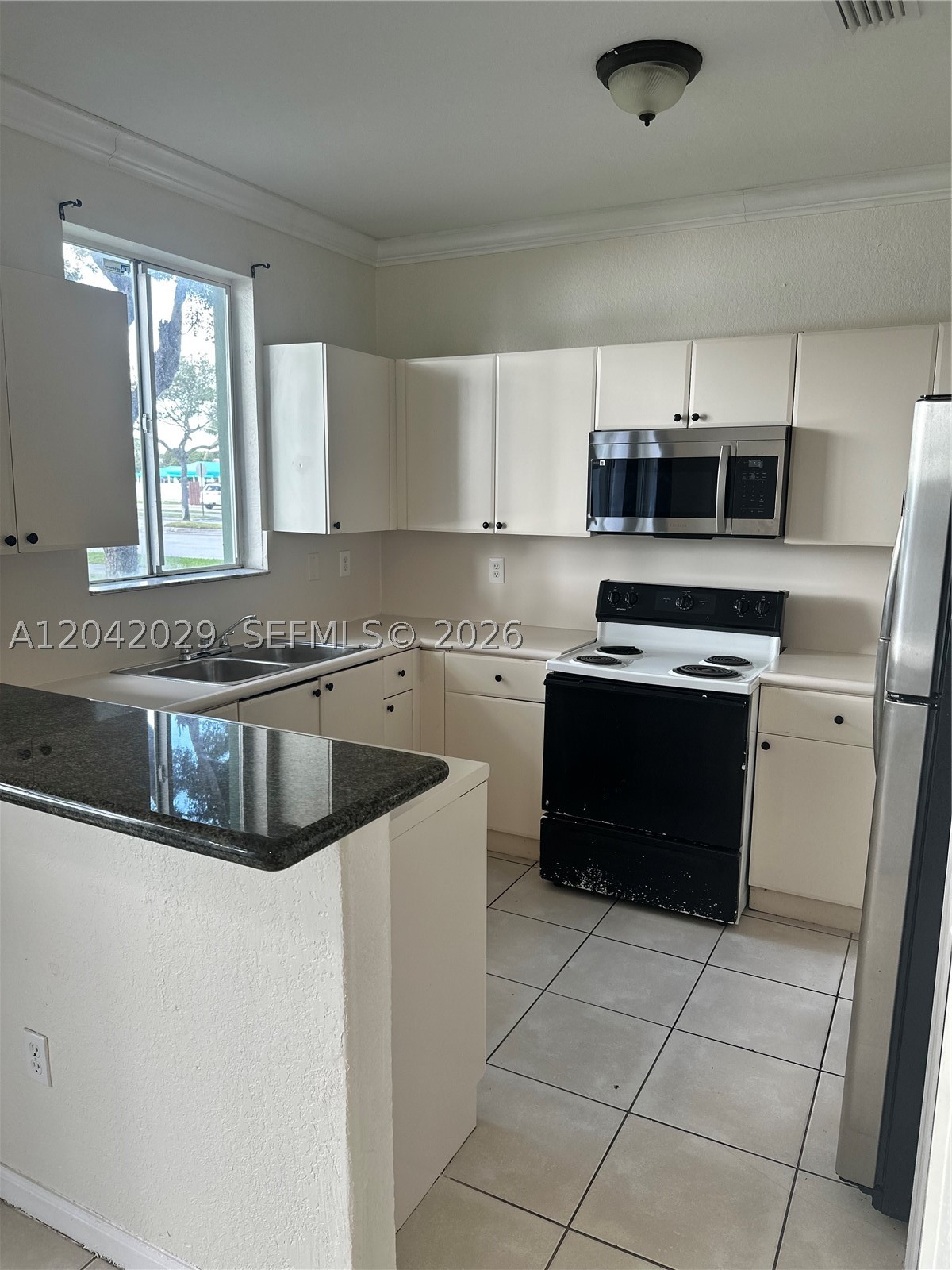 SHOMA TOWNHOMES AT KEYSCO - Residential Lease