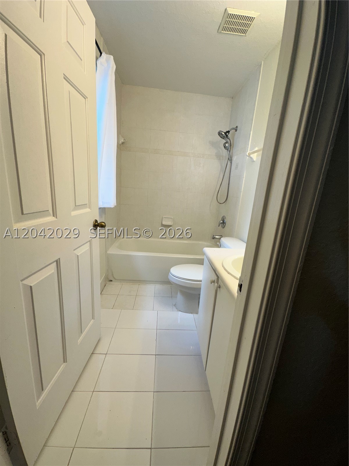 SHOMA TOWNHOMES AT KEYSCO - Residential Lease